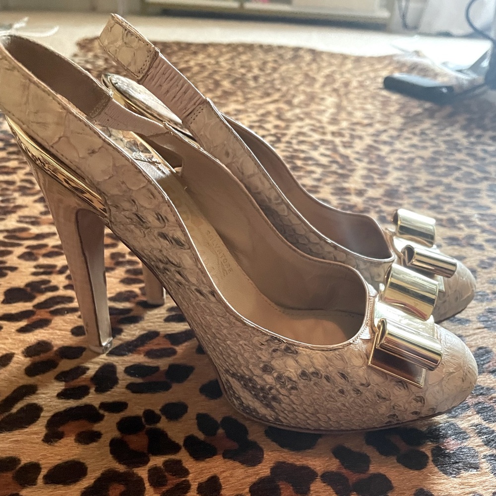 Salvatore Ferragamo Heels size 5
